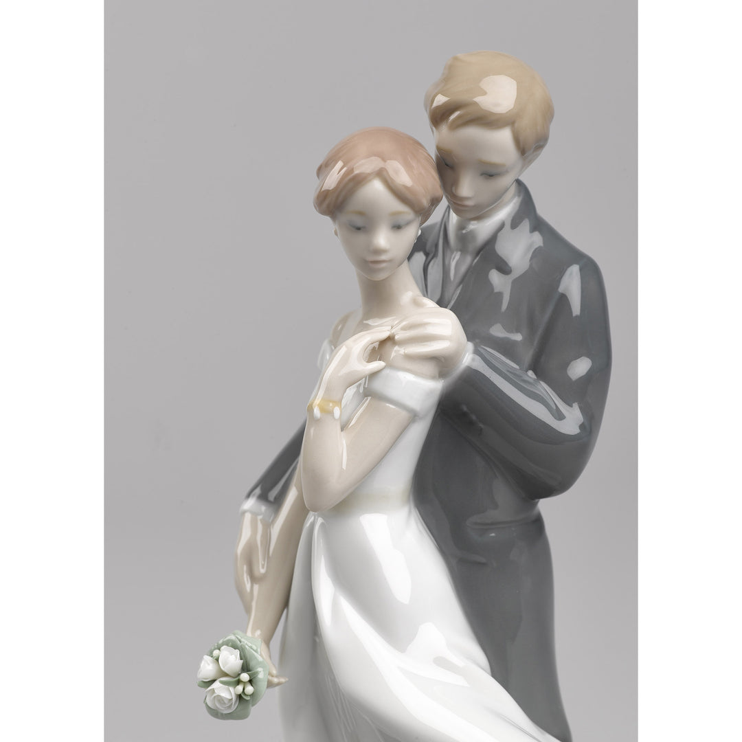 Image 6 Lladro Everlasting Love Couple Figurine - 01008274