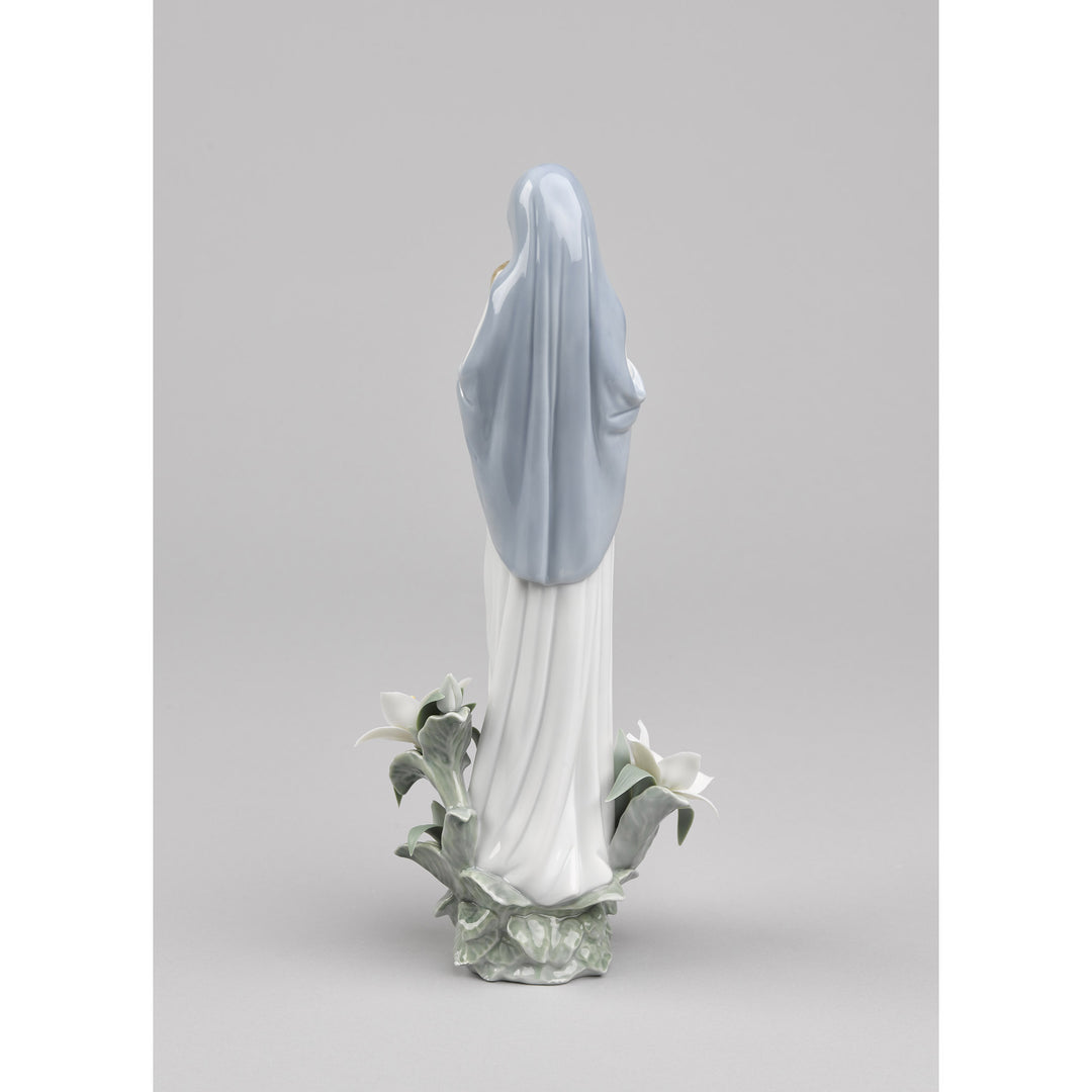 Image 7 Lladro Madonna of The Flowers Figurine - 01008322