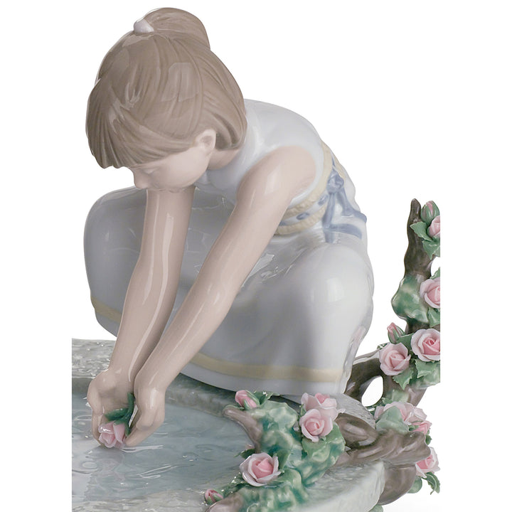 Image 4 Lladro Petals in The Pond Children Figurine - 01008355