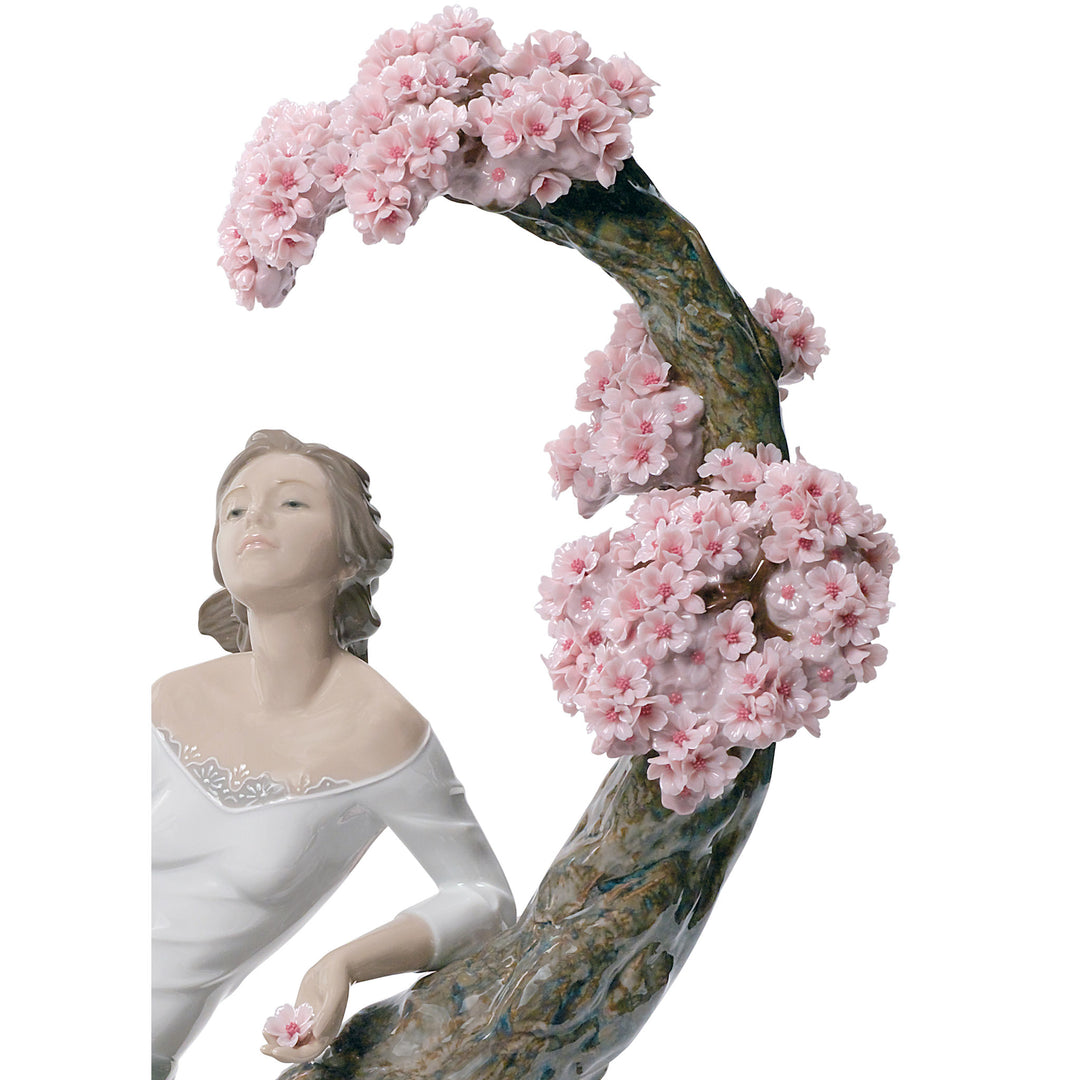 Image 5 Lladro Sweet Scent of Blossoms Woman Figurine. Limited Edition - 01008360