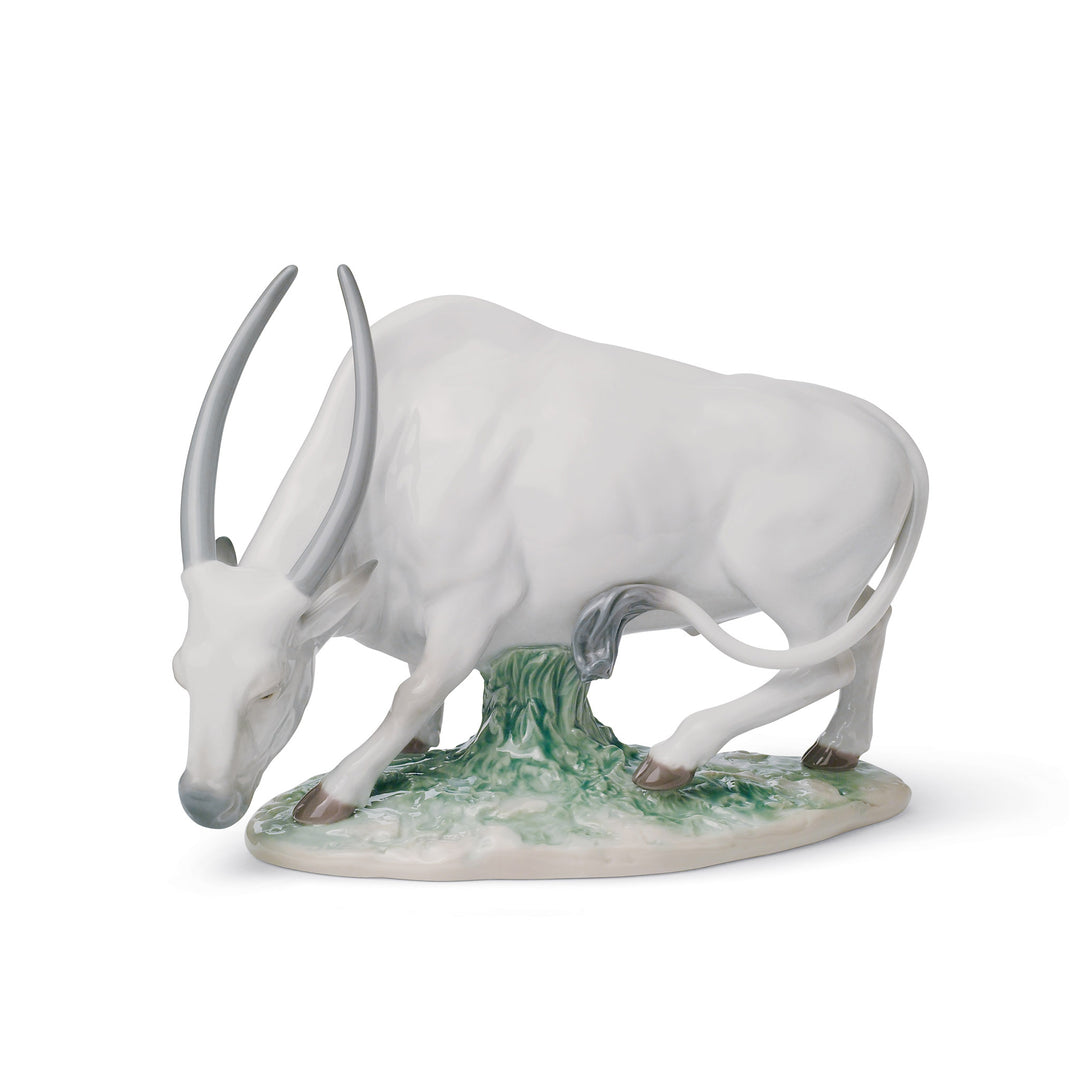 Image 2 Lladro The Ox Figurine - 01008369