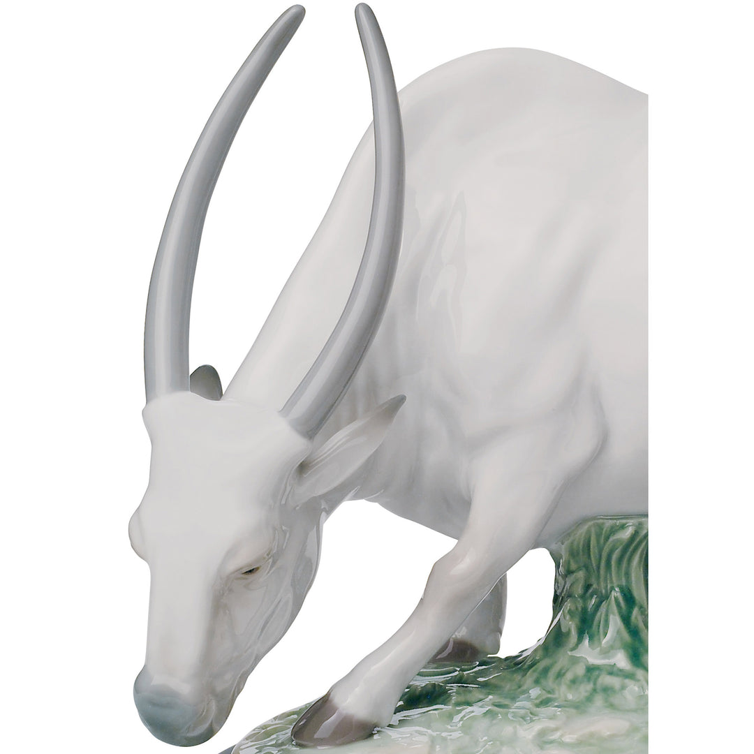 Image 3 Lladro The Ox Figurine - 01008369