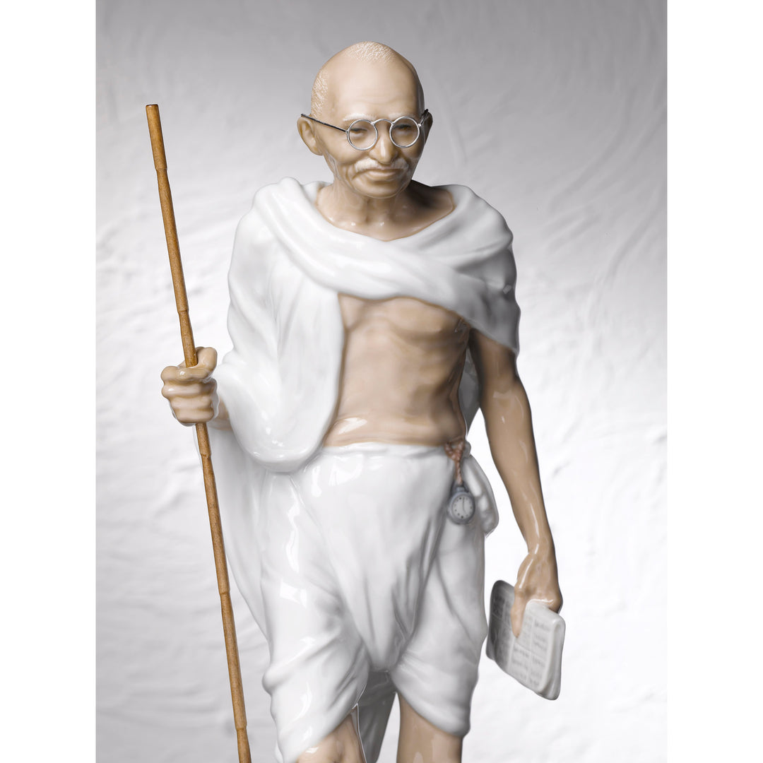 Image 2 Lladro Mahatma Gandhi Figurine - 01008417