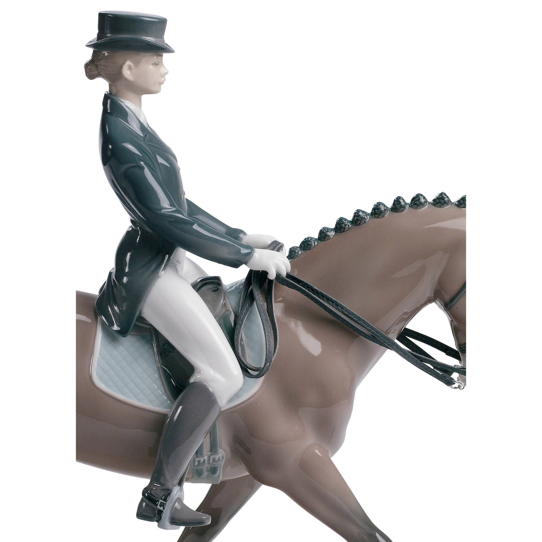 Image 2 Lladro Dressage Woman Figurine - 01008418