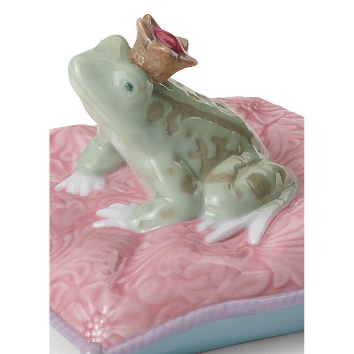 Image 2 Lladro Enchanted Prince Frog Figurine - 01008444