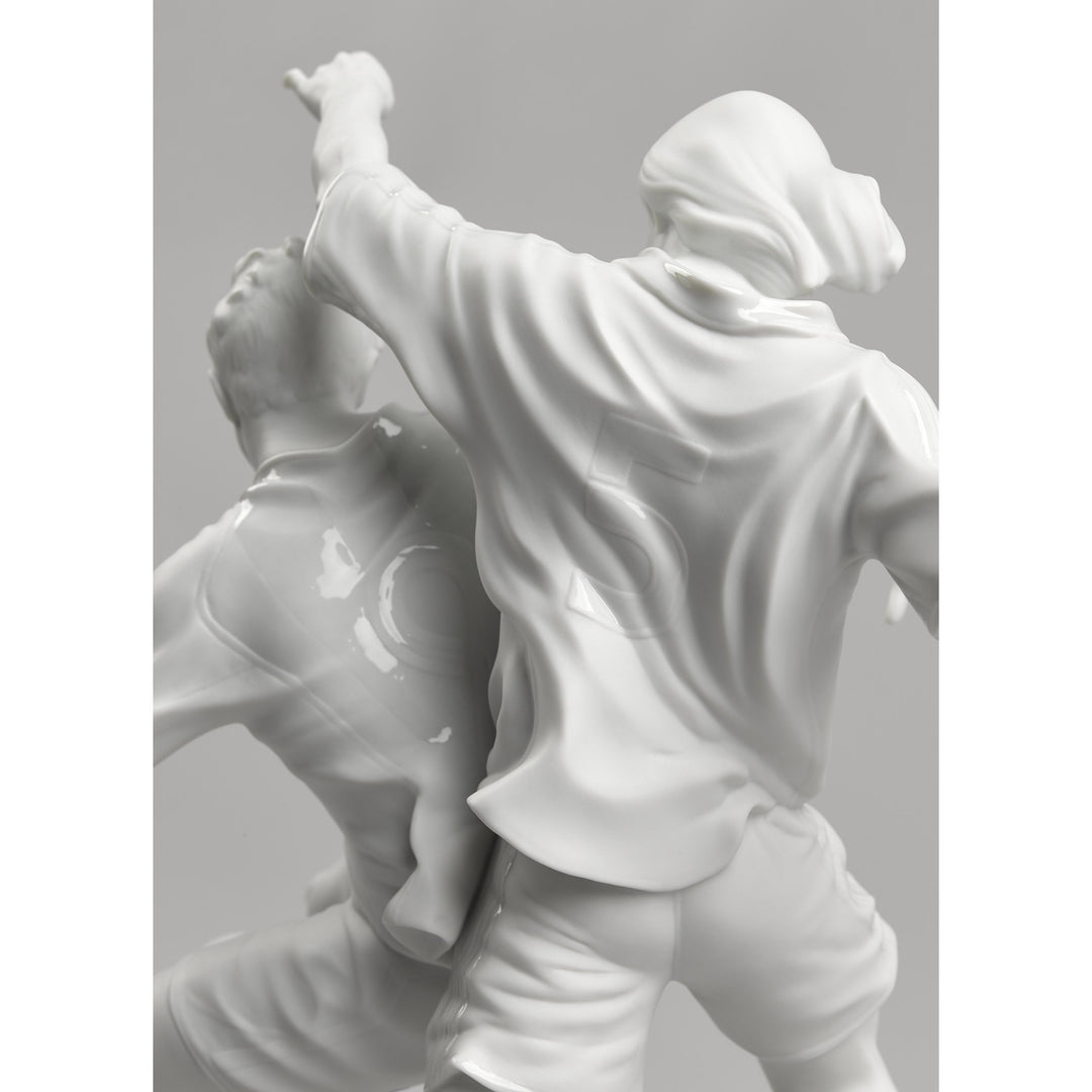 Image 4 Lladro Champions Team Footballers Figurine - 01008471