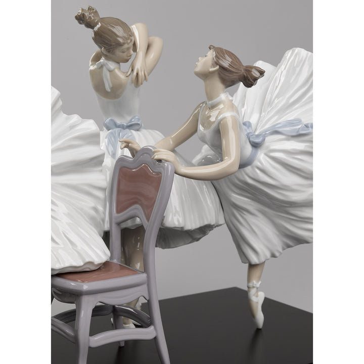 Image 3 Lladro Backstage Ballet Figurine. Limited Edition - 01008476