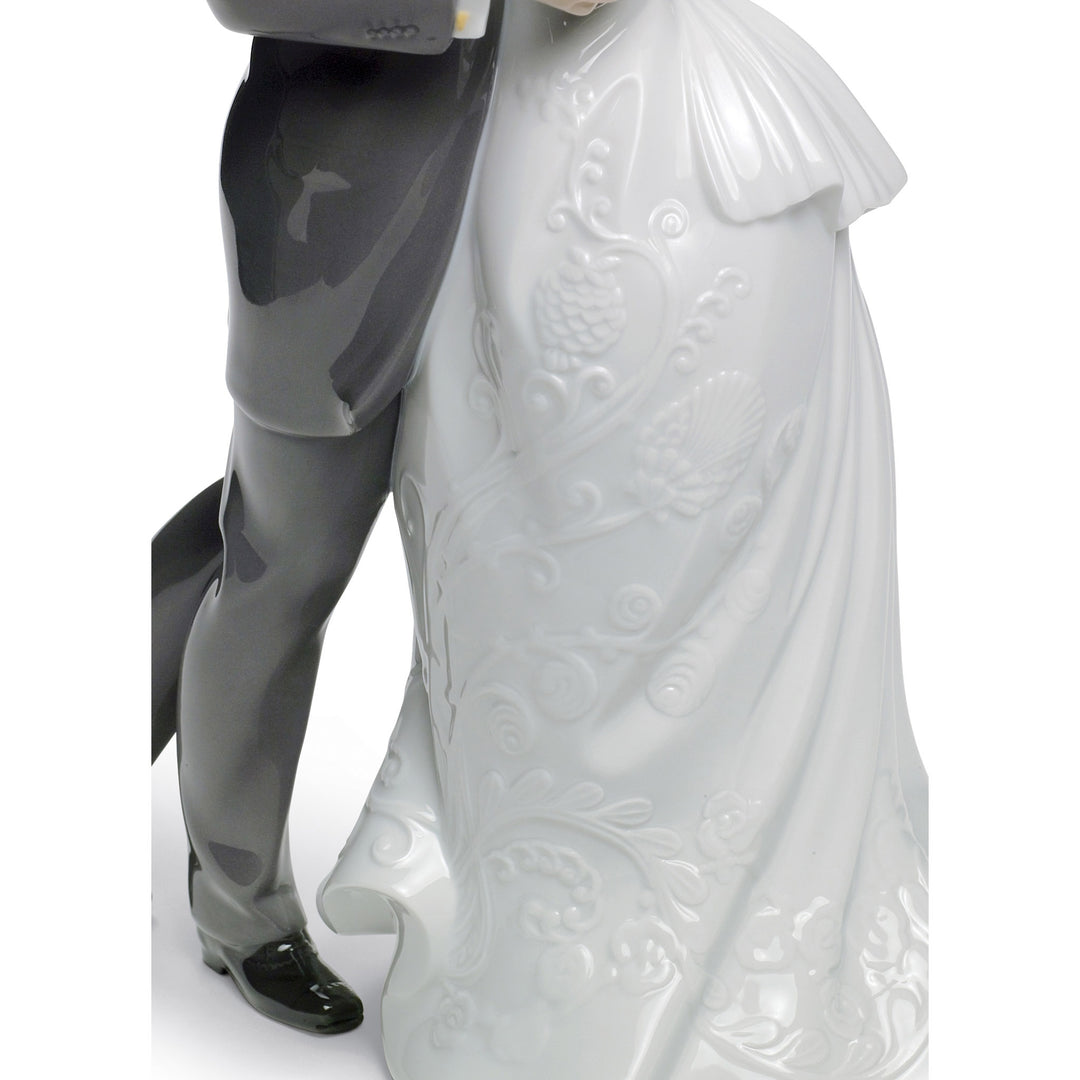 Image 5 Lladro Lovers' Waltz Couple Figurine - 01008509
