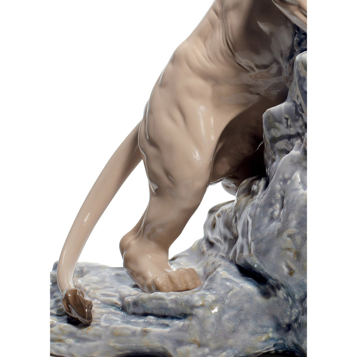Image 3 Lladro Lion Pouncing Figurine - 01008656