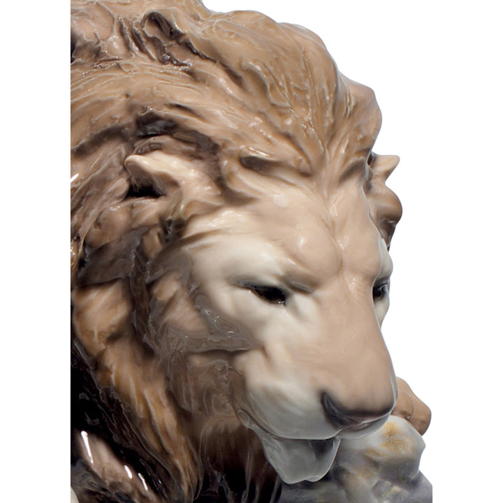 Image 4 Lladro Lion Pouncing Figurine - 01008656