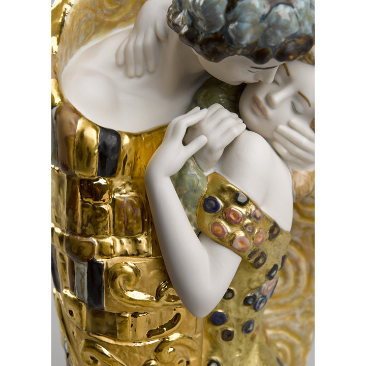 Image 3 Lladro The Kiss Couple Sculpture. Golden Luster - 01008667