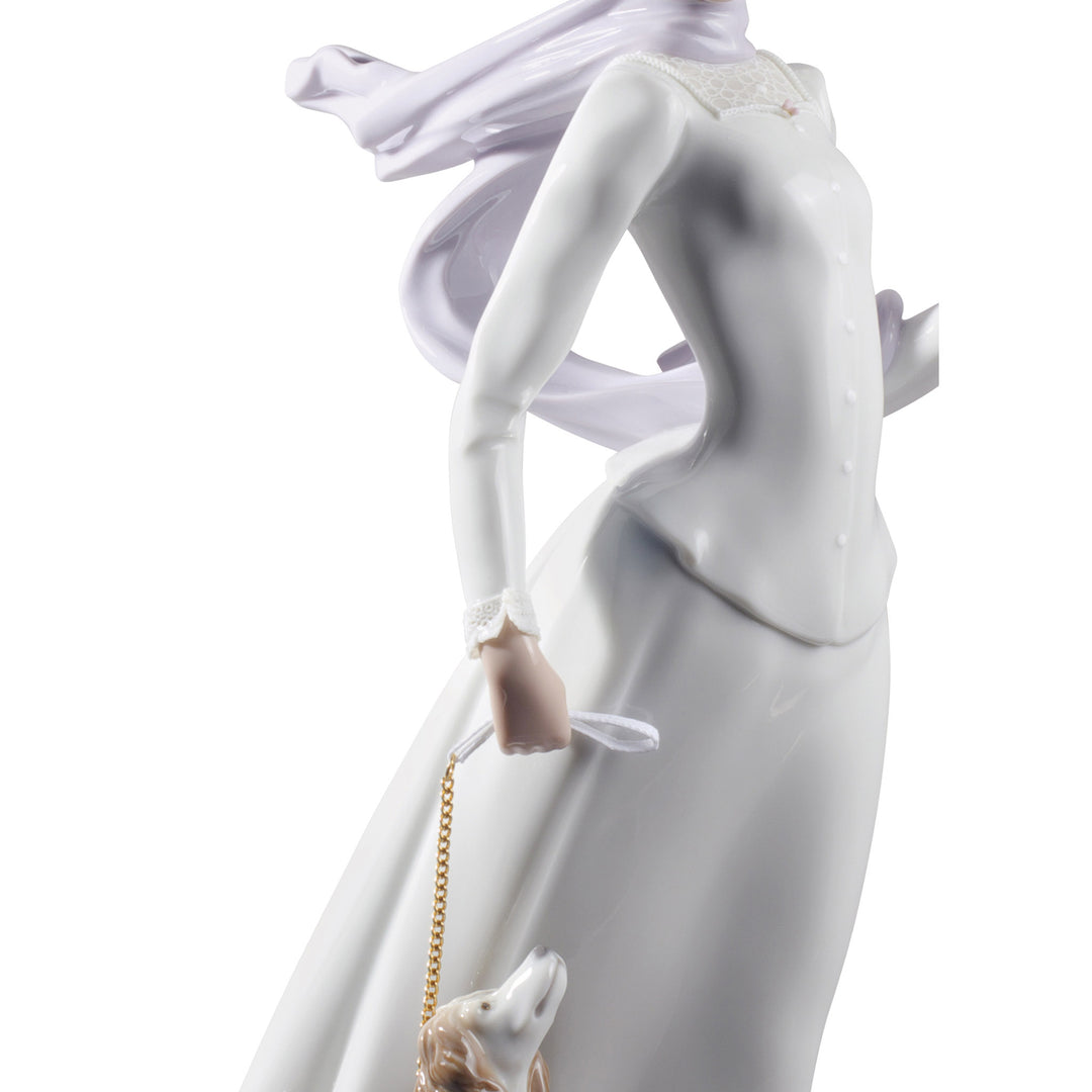 Image 5 Lladro Lady with Shawl Figurine - 01008679