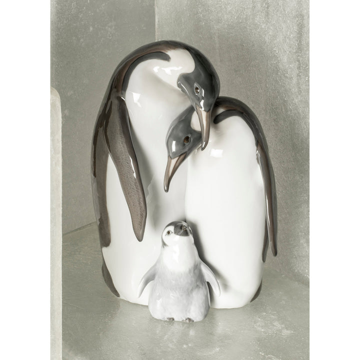 Image 3 Lladro Penguin Family Figurine - 01008696
