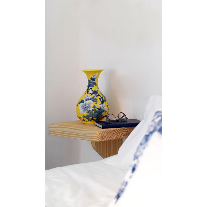 Image 3 Lladro Sparrows Vase. Yellow - 01008725