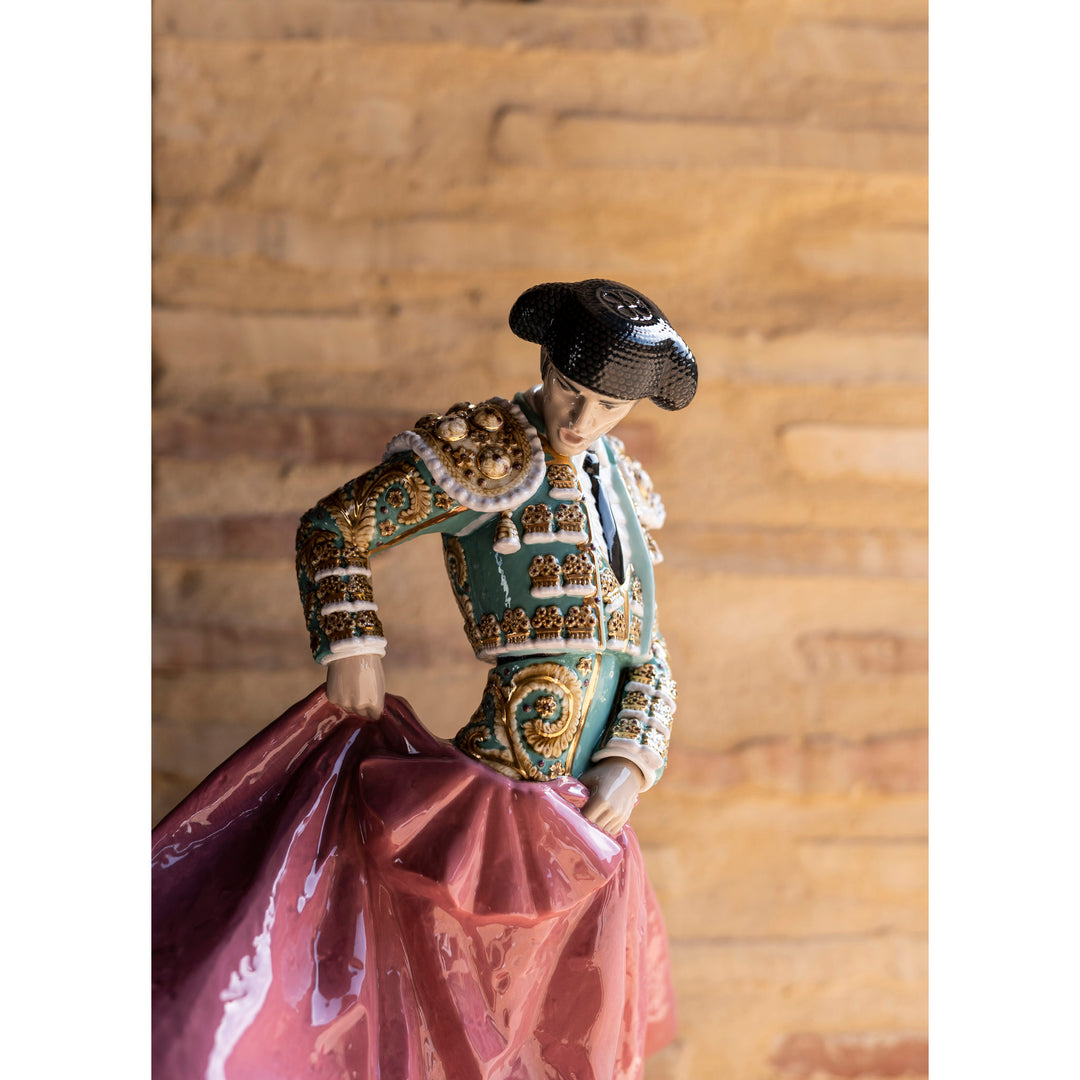Image 6 Lladro Matador Man Sculpture. Green Outfit. Limited Edition - 01008730