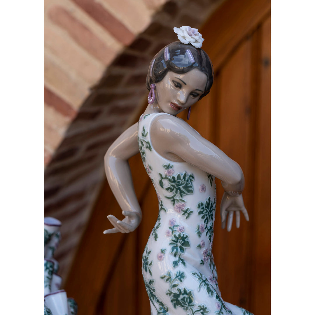 Image 4 Lladro Flamenco Flair Woman Sculpture. Green and Purple. Limited Edition - 01008766