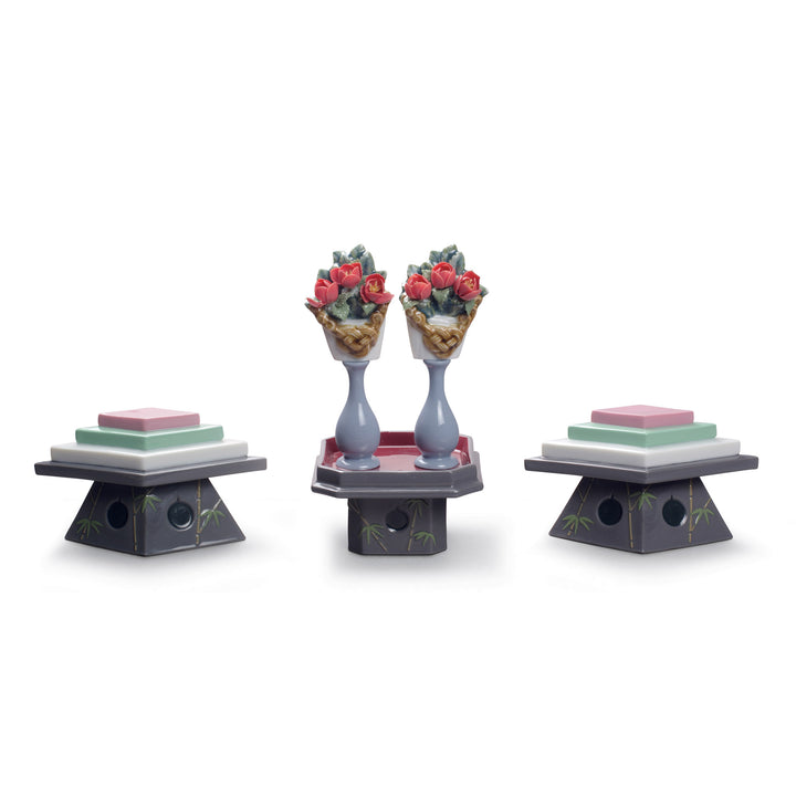 Lladro Tables for Sweets and Peach Flowers Figurine - 01008774