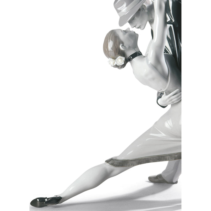 Image 5 Lladro Passionate Tango Couple Figurine. Limited Edition - 01009140