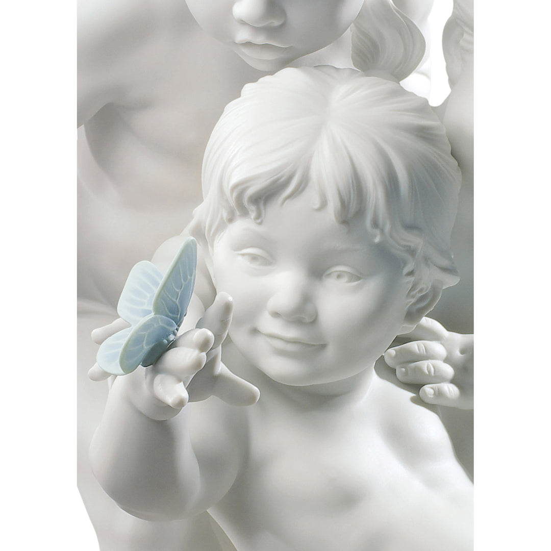 Image 3 Lladro Children's Curiosity Figurine - 01009174