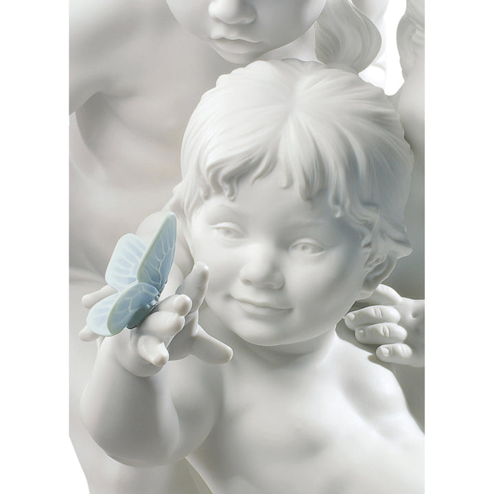 Image 3 Lladro Children's Curiosity Figurine - 01009174