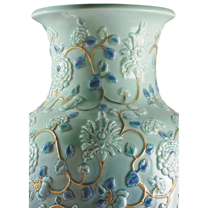Image 3 Lladro Peonies Vase. Golden Lustre - 01009211