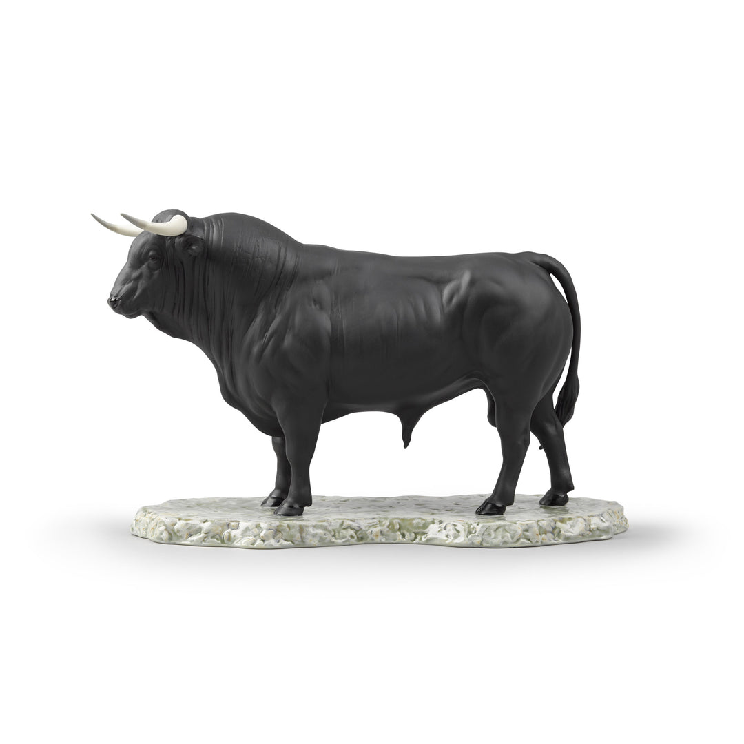 Lladro Spanish Bull Figurine - 01009239