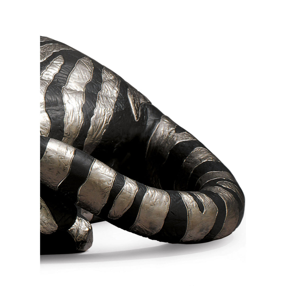 Image 5 Lladro Tiger Figurine. Silver Lustre and Black - 01009261