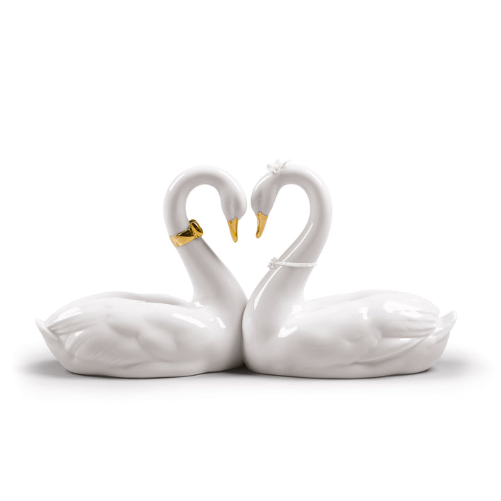 Lladro Endless Love Swans Figurine. Golden Luster - 01009304