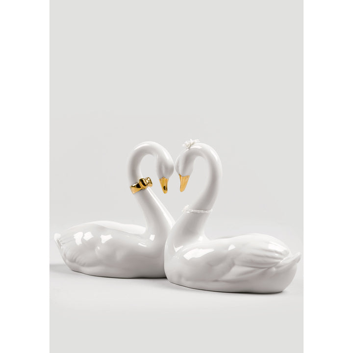 Image 4 Lladro Endless Love Swans Figurine. Golden Luster - 01009304