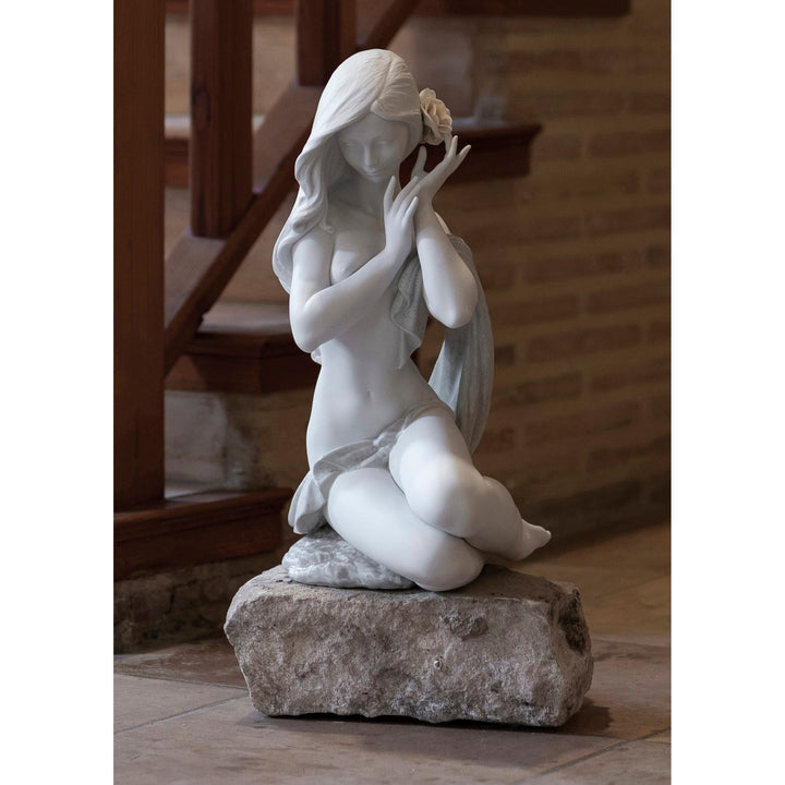 Image 5 Lladro Subtle moonlight Woman Figurine. White. Limited edition - 01009332