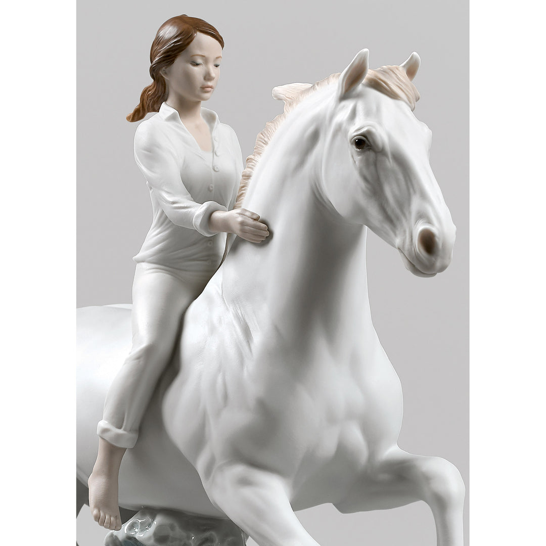 Image 3 Lladro Riding her horse on the seashore Horse & Woman Figurine - 01009371