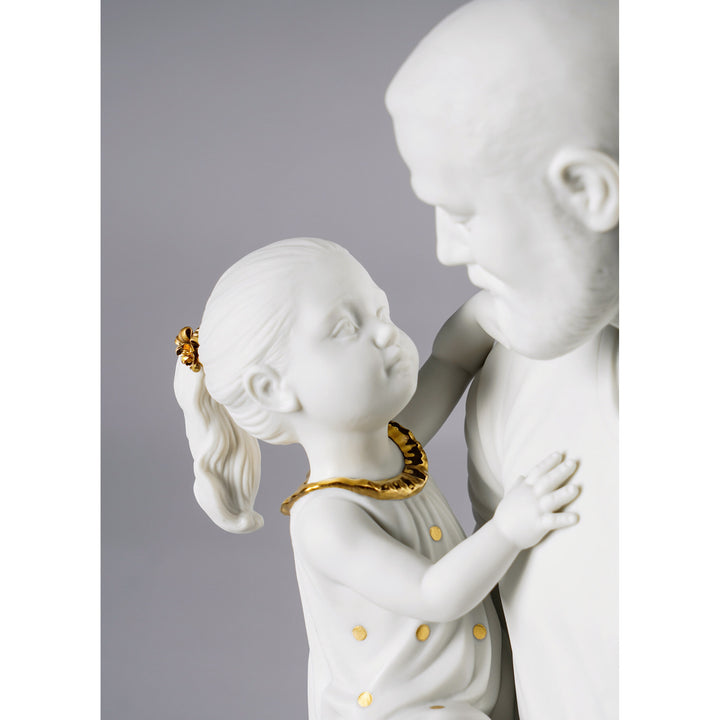 Image 4 Lladro In Daddy's Arms Figurine. Golden Luster <(>&<)> White - 01009392