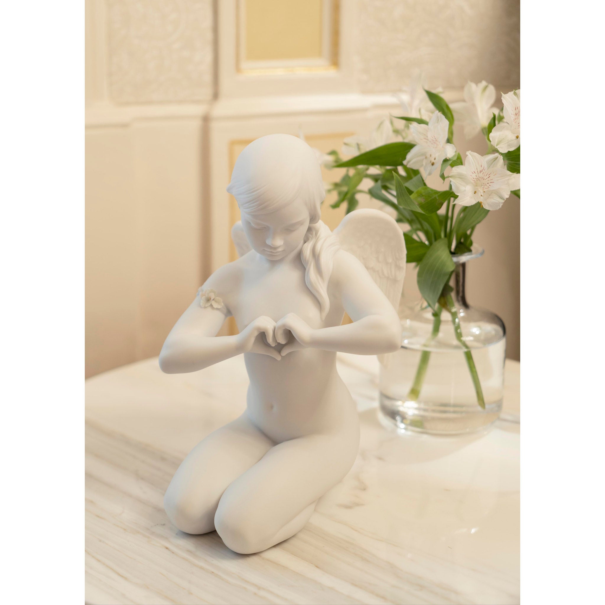 Heavenly Heart Angel Figurine – Regis Galerie