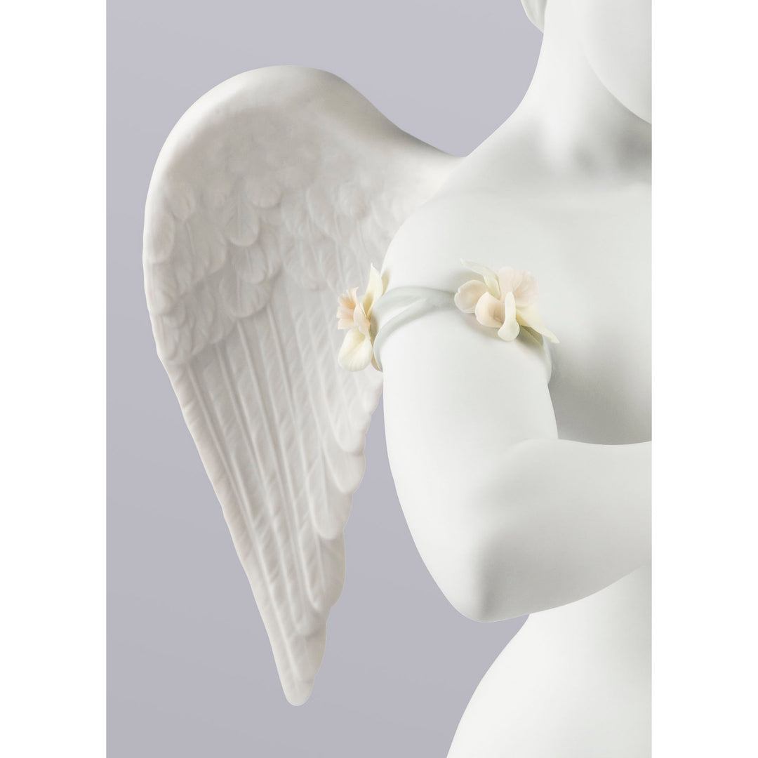 Image 4 Lladro Heavenly Heart Angel Figurine - 01009444