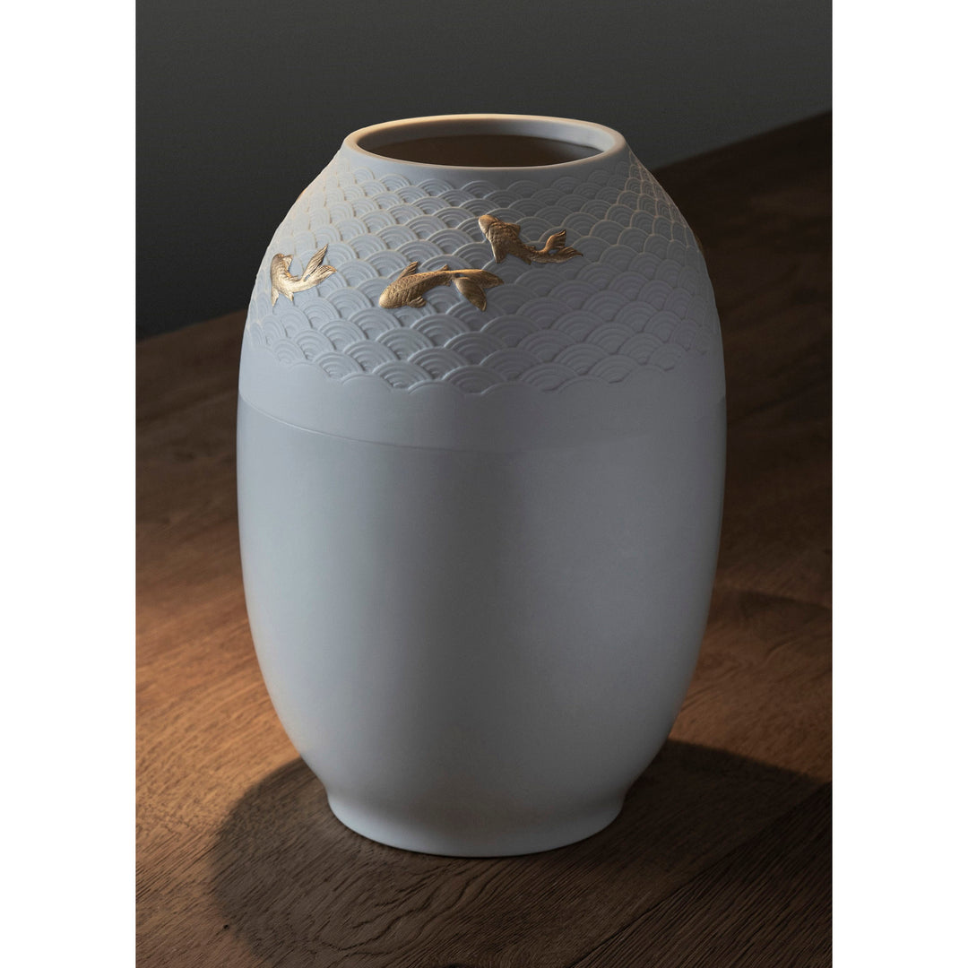 Image 2 Lladro Koi Vase. Golden luster - 01009462