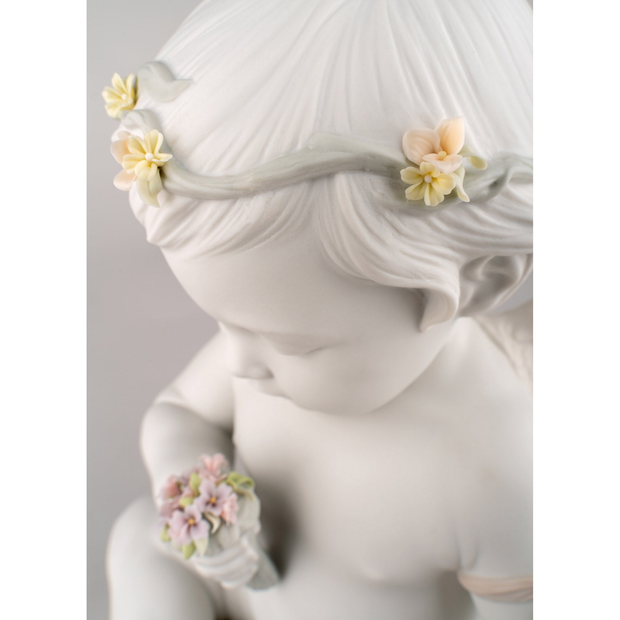 Heavenly Heart Angel Figurine – Regis Galerie