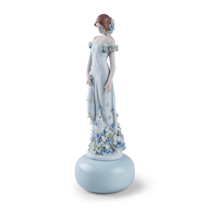 Lladro Haute Allure Refined Elegance Woman Figurine. Limited Edition - 01009538