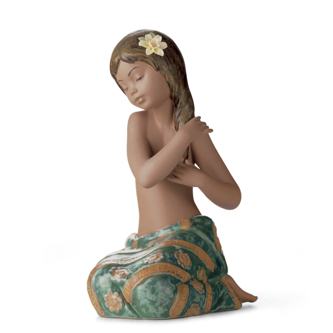 Lladro Pacific Jewel Girl Figurine - 01012383