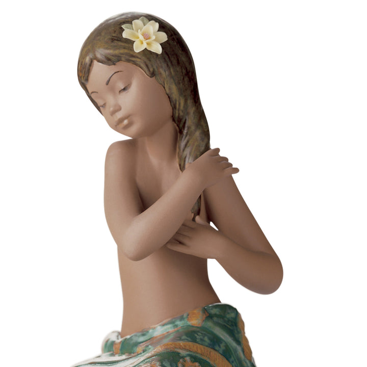 Image 2 Lladro Pacific Jewel Girl Figurine - 01012383