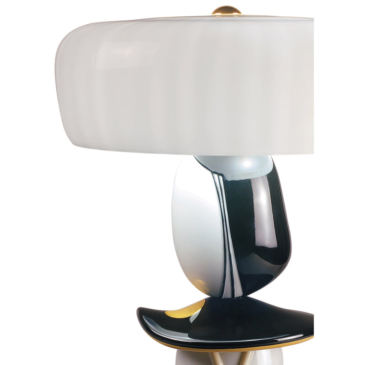 Image 3 Lladro Hairstyle (H/M) Table Lamp (US) - 01017252