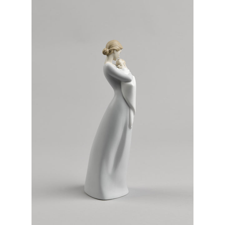 Image 3 Lladro A Mother's Embrace Figurine - 01018218