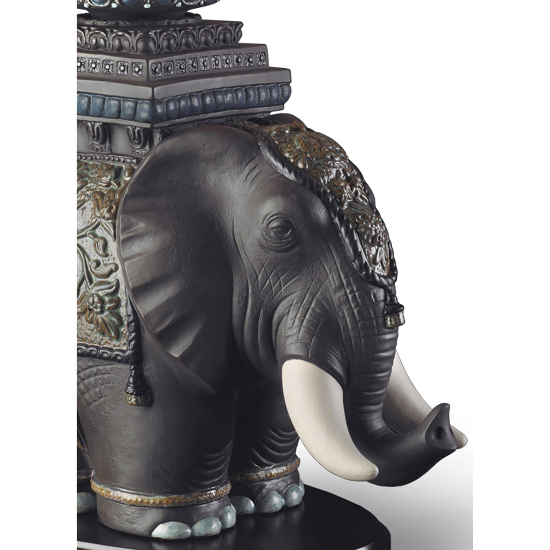 Image 4 Lladro Siamese Elephant Table Lamp (US) - 01023090