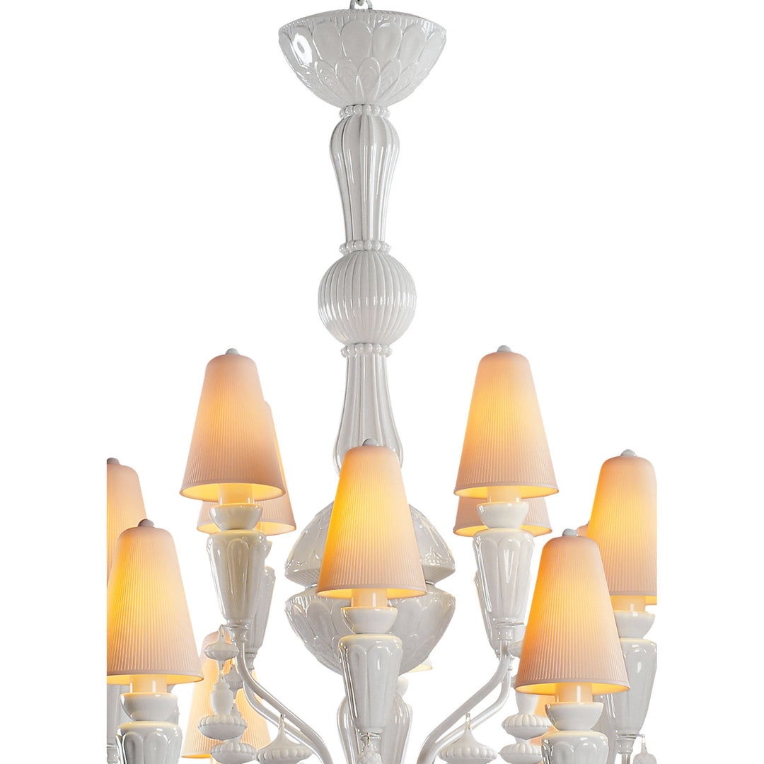 Image 3 Lladro Ivy and Seed 20 Lights Chandelier. Medium Model. White (US) - 01023817
