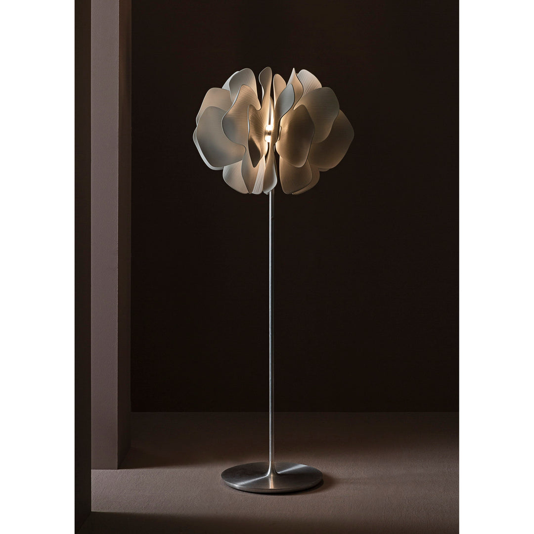 Image 3 Lladro Nightbloom Floor Lamp. White. (US) - 01023981
