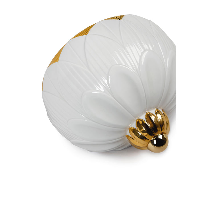 Image 2 Lladro Ivy & Seed Wall Sconce. White and Gold. (US) - 01023993