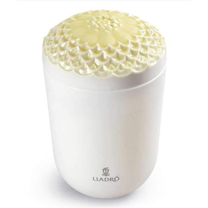 Lladro Echoes of Nature Candle. Tropical Blossoms Scent - 01040144